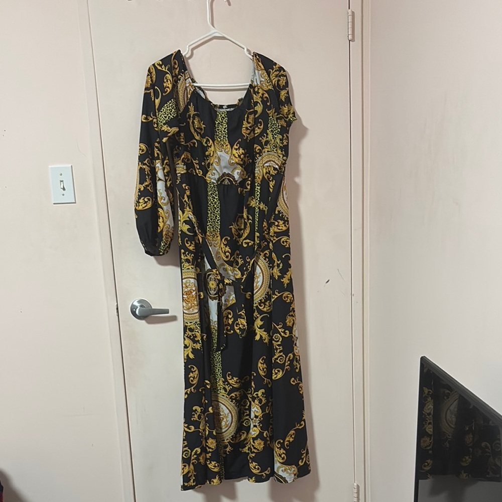 Elegant Black and Gold Women's Dress